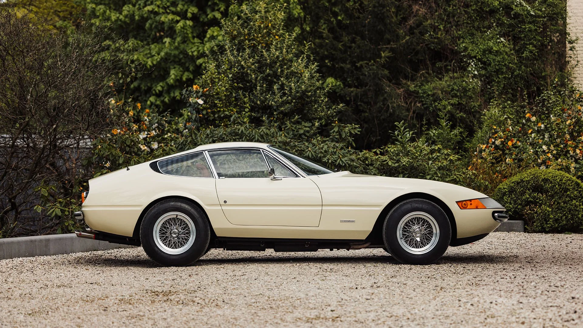 1970 Ferrari 365 GTB/4 Daytona “Plexi” 3 02