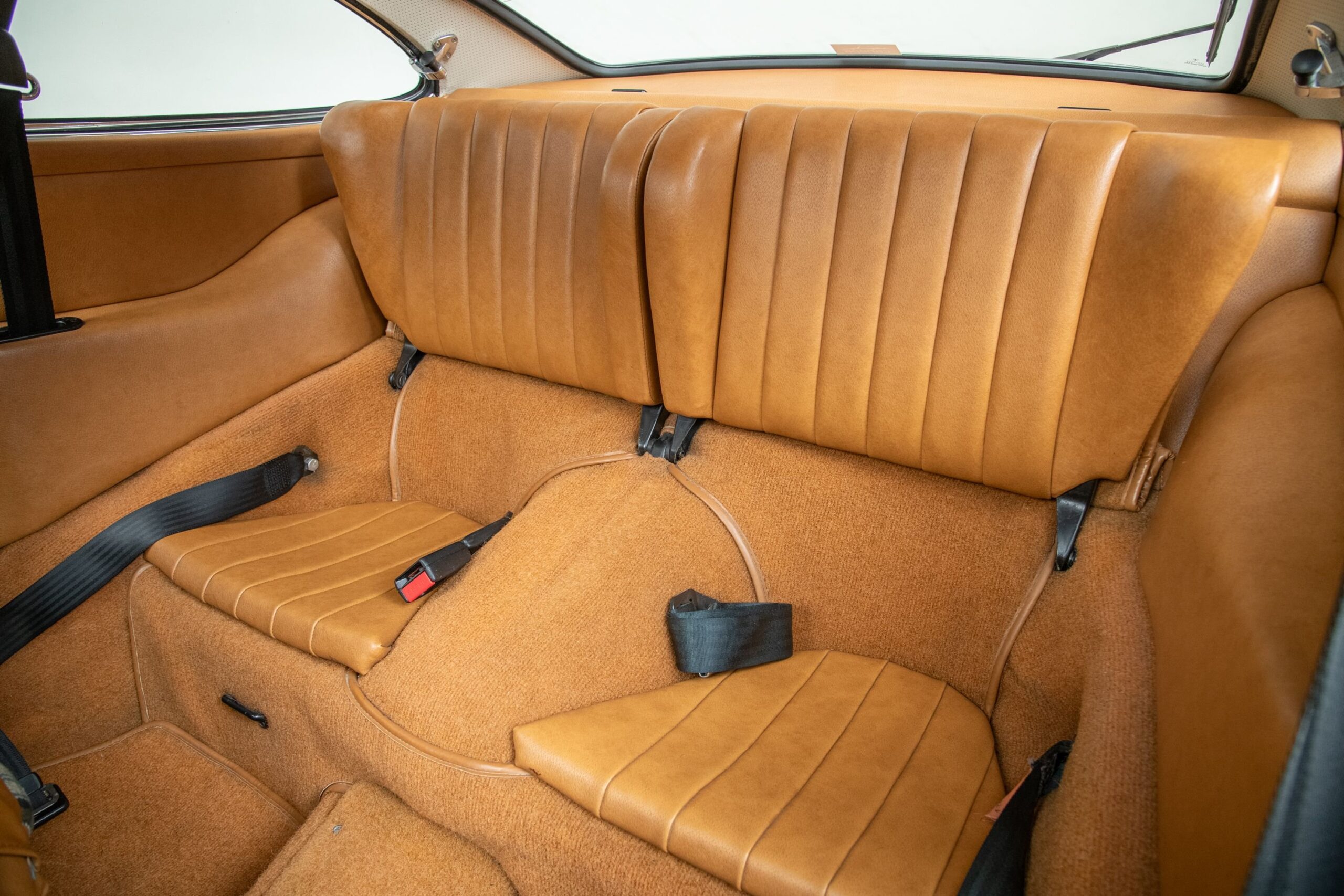 1976 Porsche 911 Carrera 2.7 MFI 7 7 3 scaled