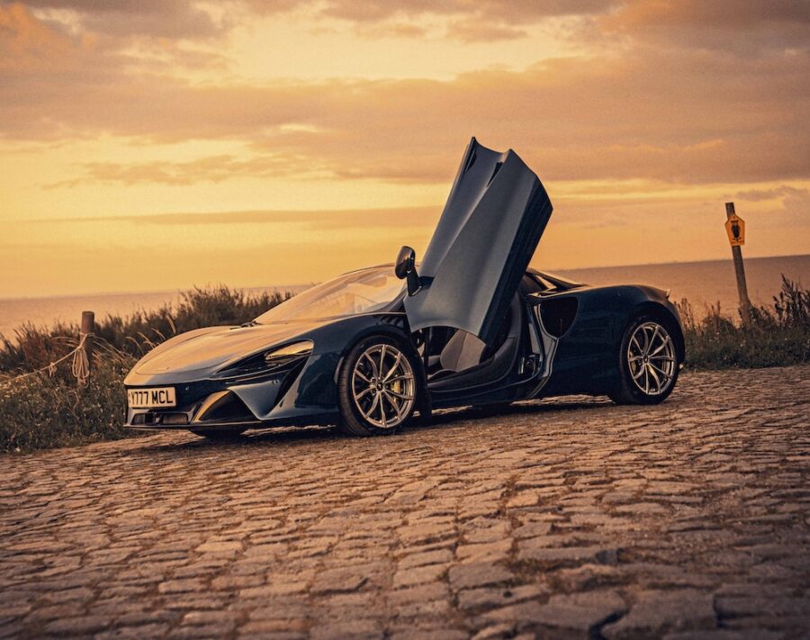 Monk, McLaren, Morning Mist