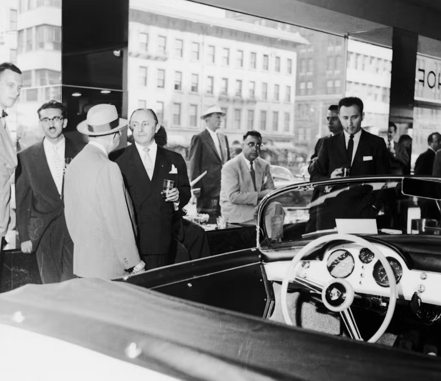 The Legendary Max Hoffman 4 Bildschirmfoto 2025 12 09 um 12.55.18