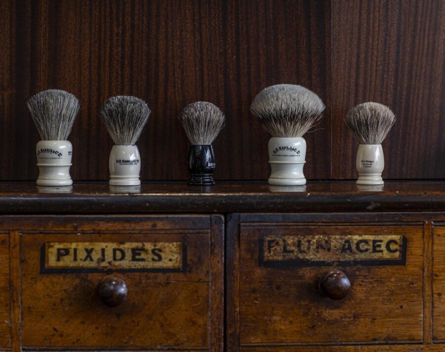 Christmas & Shopping Guide To Classic London