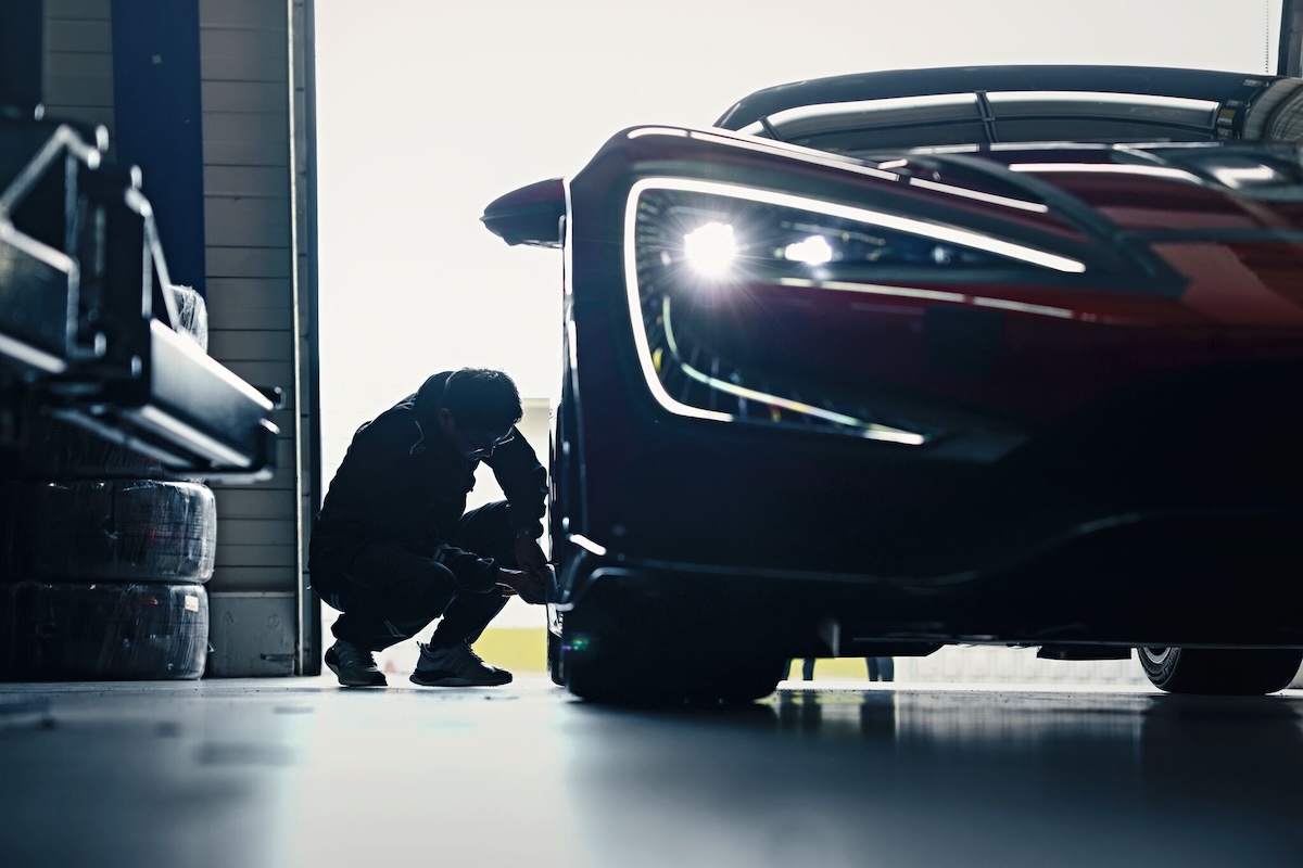 The Silence At 500 km/h