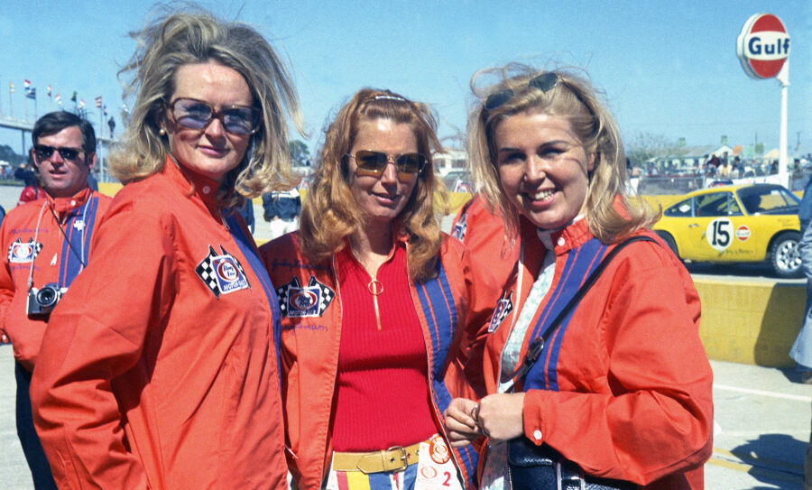 12-sr-1971-032-ring-free-judy_coated