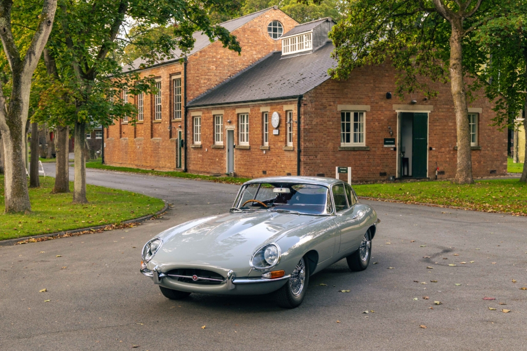 1961 Jaguar E-Type Series 1 3.8 FHC – Flat Floor 3 2 3