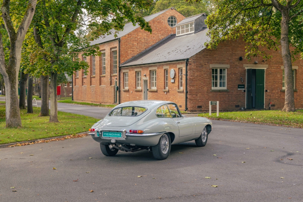 1961 Jaguar E-Type Series 1 3.8 FHC – Flat Floor 5 4 5