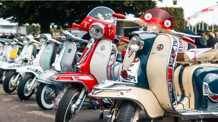 A Swarm Of Vespas At The Goodwood Revival 2026 4 Screenshot 2026 01 14 at 23 48 40 Goodwood Revival will host a swarm of Vespas in 2026 GRR