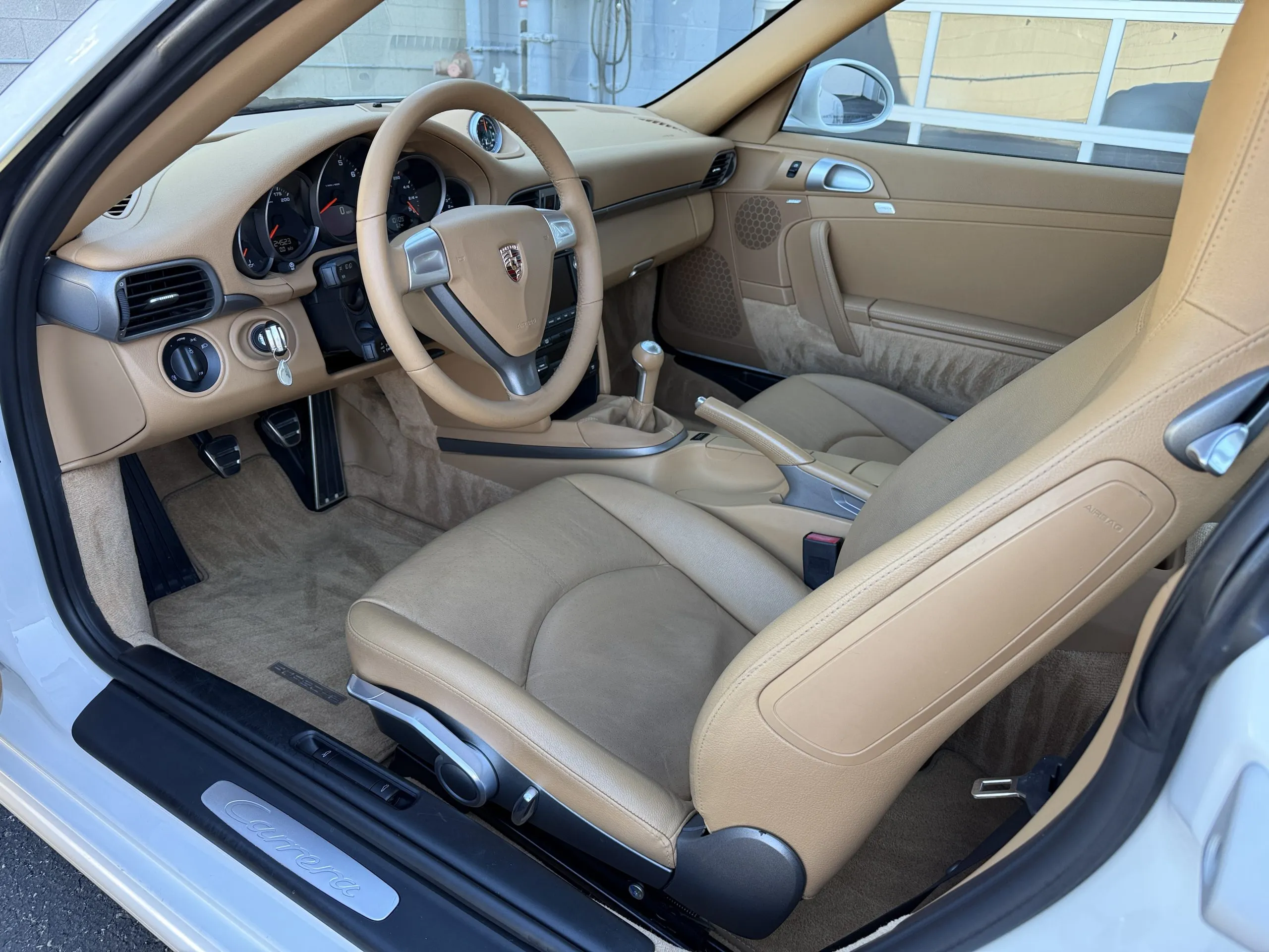 2009 Porsche 911 Carrera Coupe – 6 Speed Manual 6 d