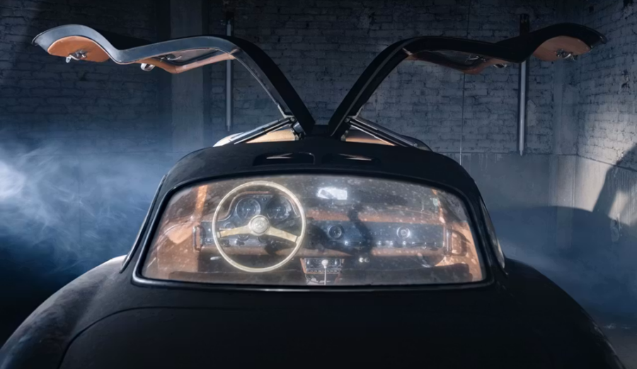 Shabby Chic Gullwing Sets A New Record In Paris