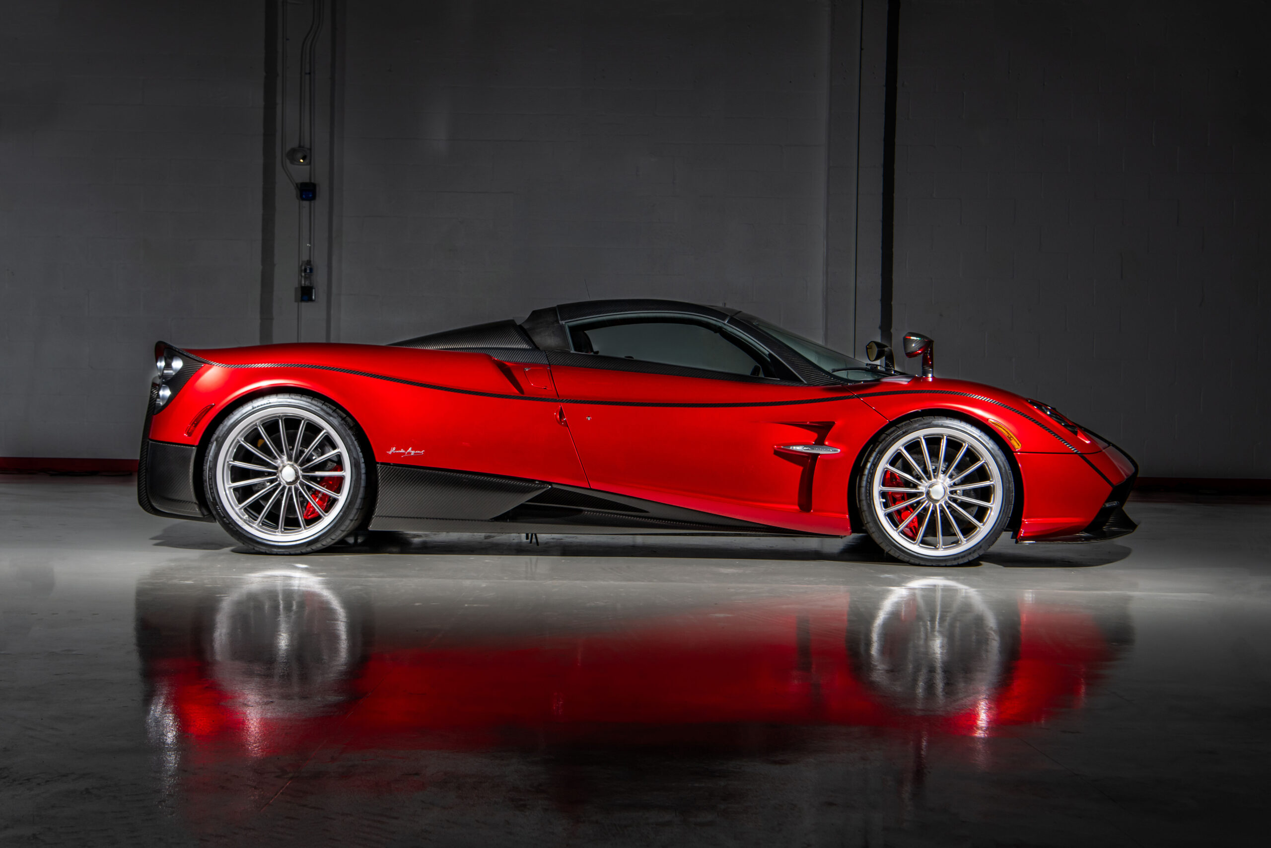 2017 Pagani Huayra Roadster 1412588 scaled