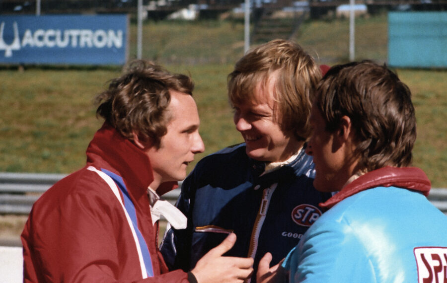 32 MP 1972 001 Lauda Peterson Beuttler - March team telling some stories LUKE_coated