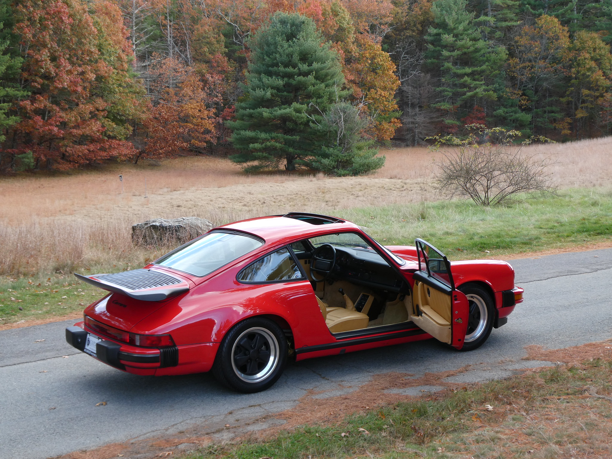 1986 Porsche 911 Carrera Coupe 4 5 7