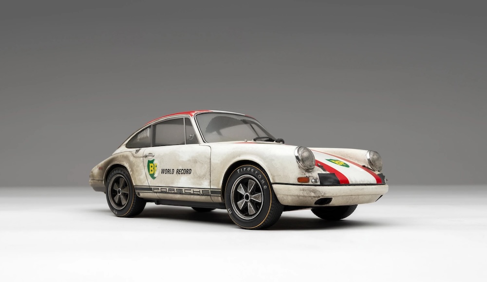 Porsche 911 R - 1967 BP World Record By Amalgam Collection 1 Porsche911R1.18ScaleWeathered WHITE
