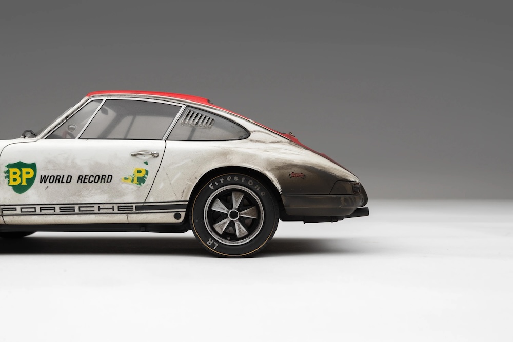 Porsche 911 R - 1967 BP World Record By Amalgam Collection 10 Porsche911R1.18ScaleWeathered WHITE