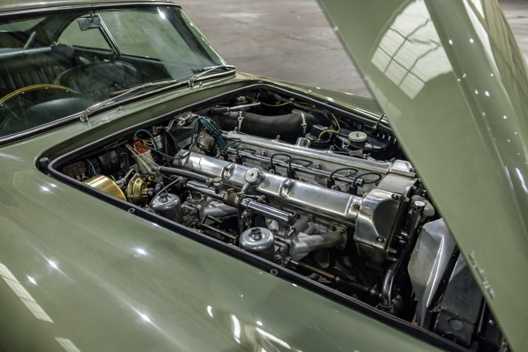 1960 Aston Martin DB4 Series II 7 SCT415 005 1030x687 1