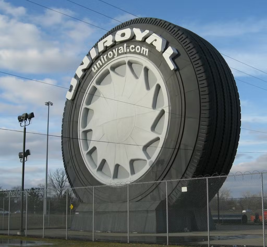 uniroyaltire2 r.jpg Kopie