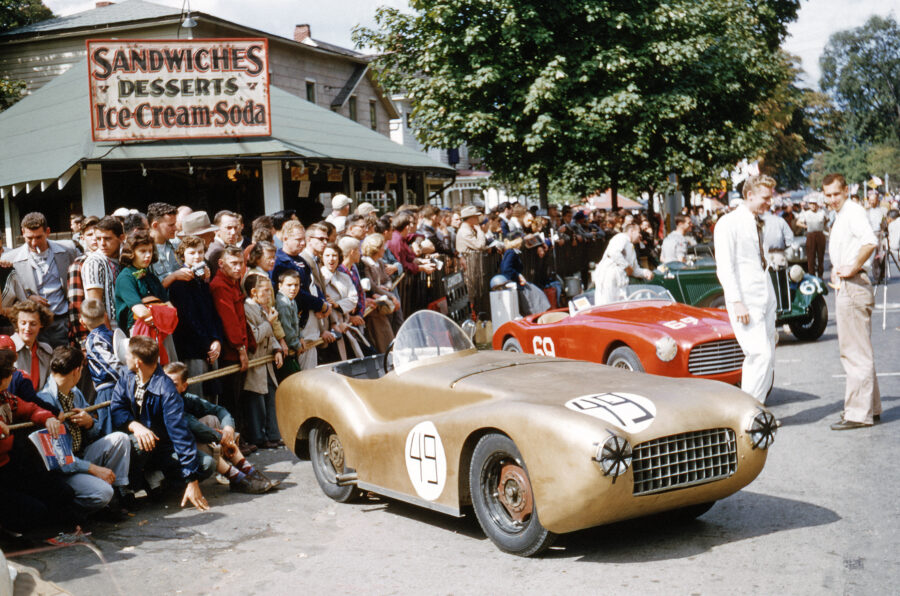 46-wg-1952-405-henry-rudkins-crosley-hotshot-in-the-pits_coated