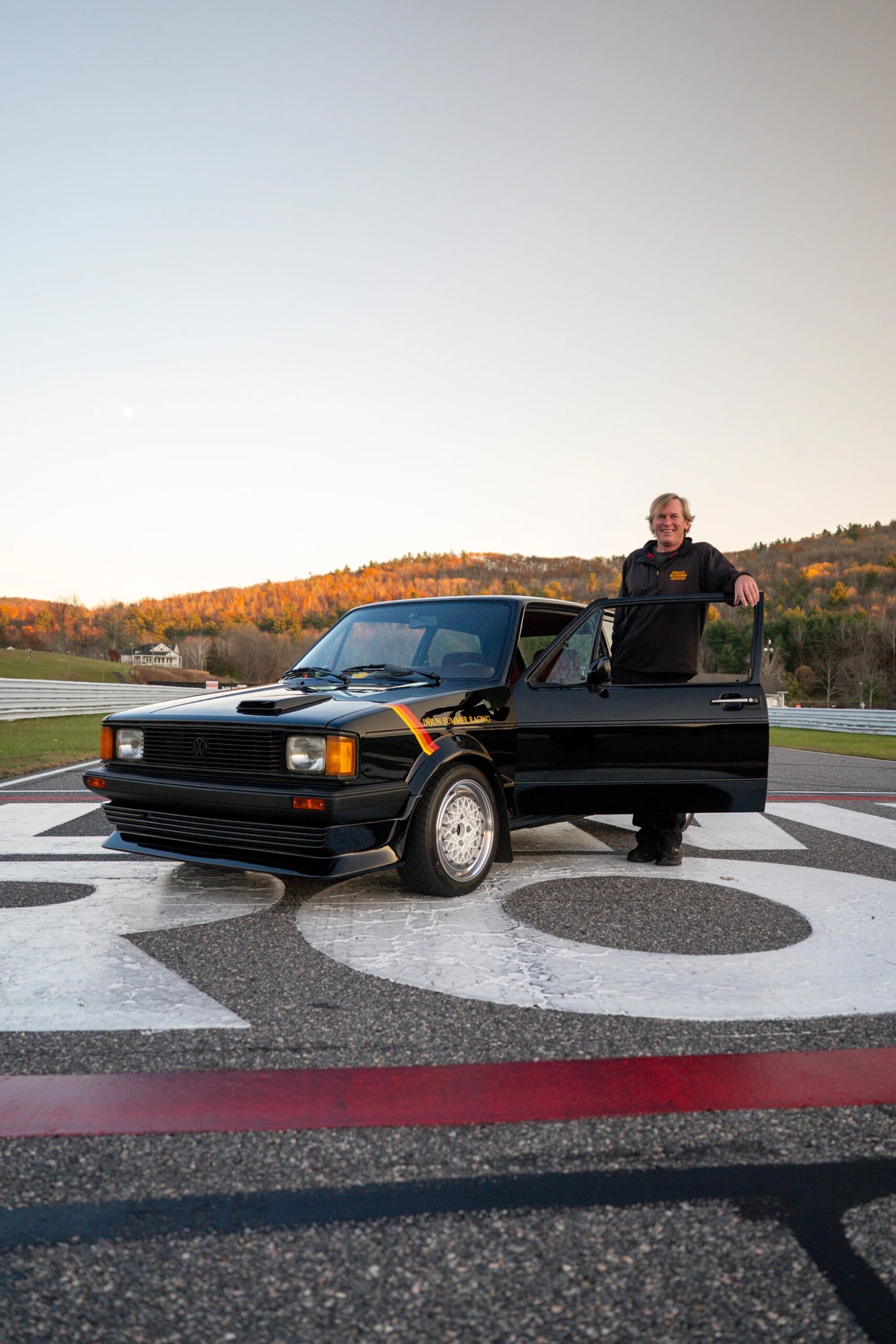 A Well Raced VW GTI 5 PETROLICIOUS VW GTI 1983 02.jpg Kopie scaled