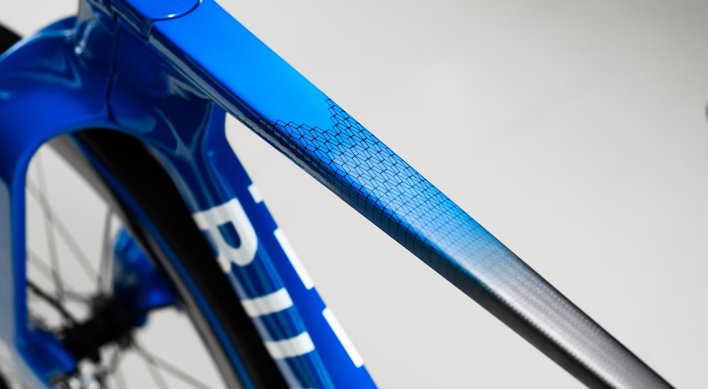 Bugatti Factor ONE 6 action Bugatti Factor ONE 02.jpg