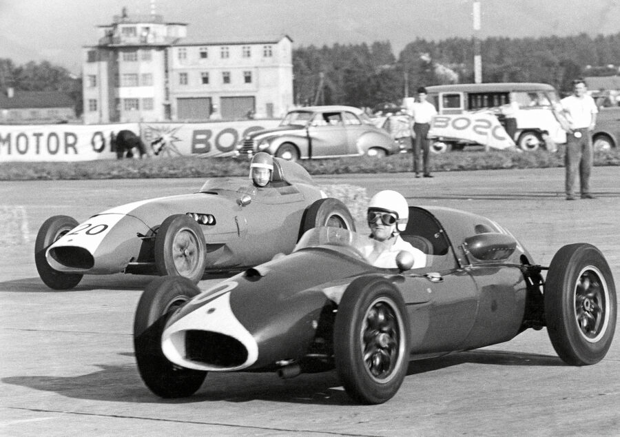 17-zw-1959-001-tony-marsh-cooper-t45-coventry-climax-fpf-and-peter-monteverdi-lotus-12-coventry-climax-fpf_coated-2