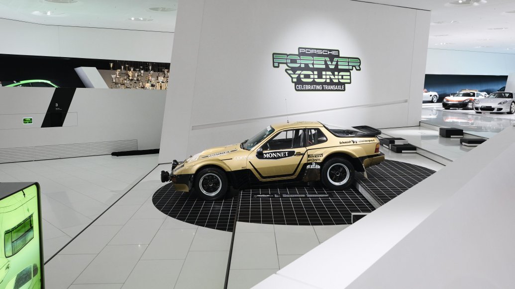 Porsche Honours 50 Years Of Transaxle 8 8 4