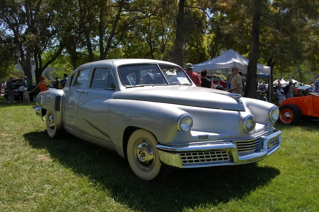 George Lucas 1948 Tucker Torpedo scaled.jpg Kopie