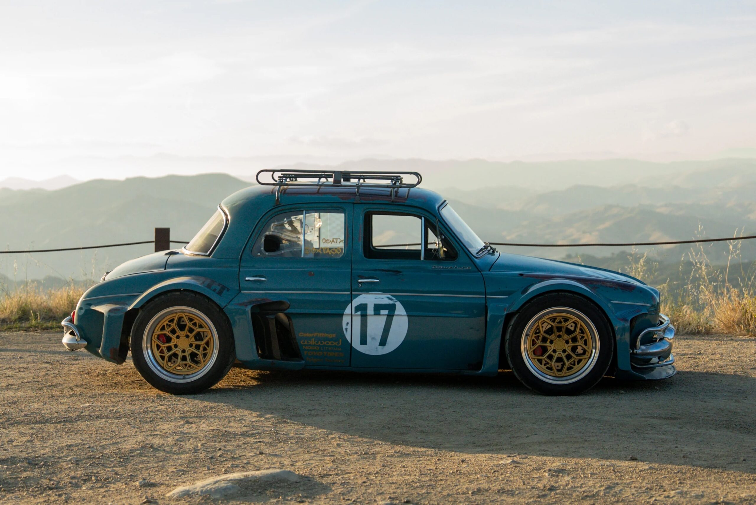 PETROLICIOUS 1960 RENAULT DAUPHINE JUSTIN CASHMORE 38.jpg Kopie scaled