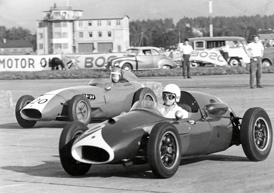 17-zw-1959-001-tony-marsh-cooper-t45-coventry-climax-fpf-and-peter-monteverdi-lotus-12-coventry-climax-fpf_coated-3