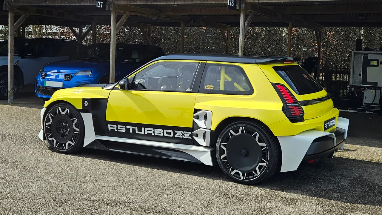 New Renault 5 Turbo 3E To Fly Up The Goodwood FOS Hill 2 2 2