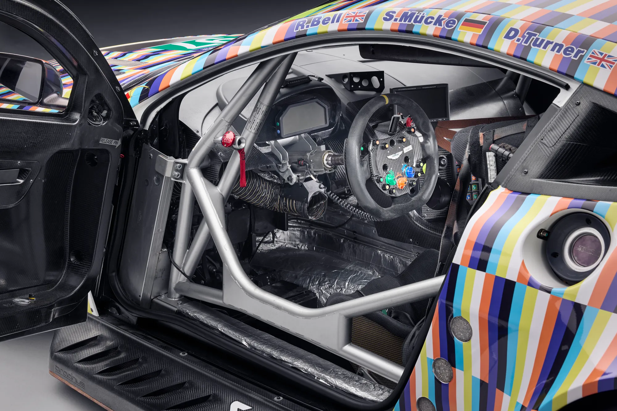 2013 Aston Martin Vantage GTE 6 491 fiskens am artcar int 01