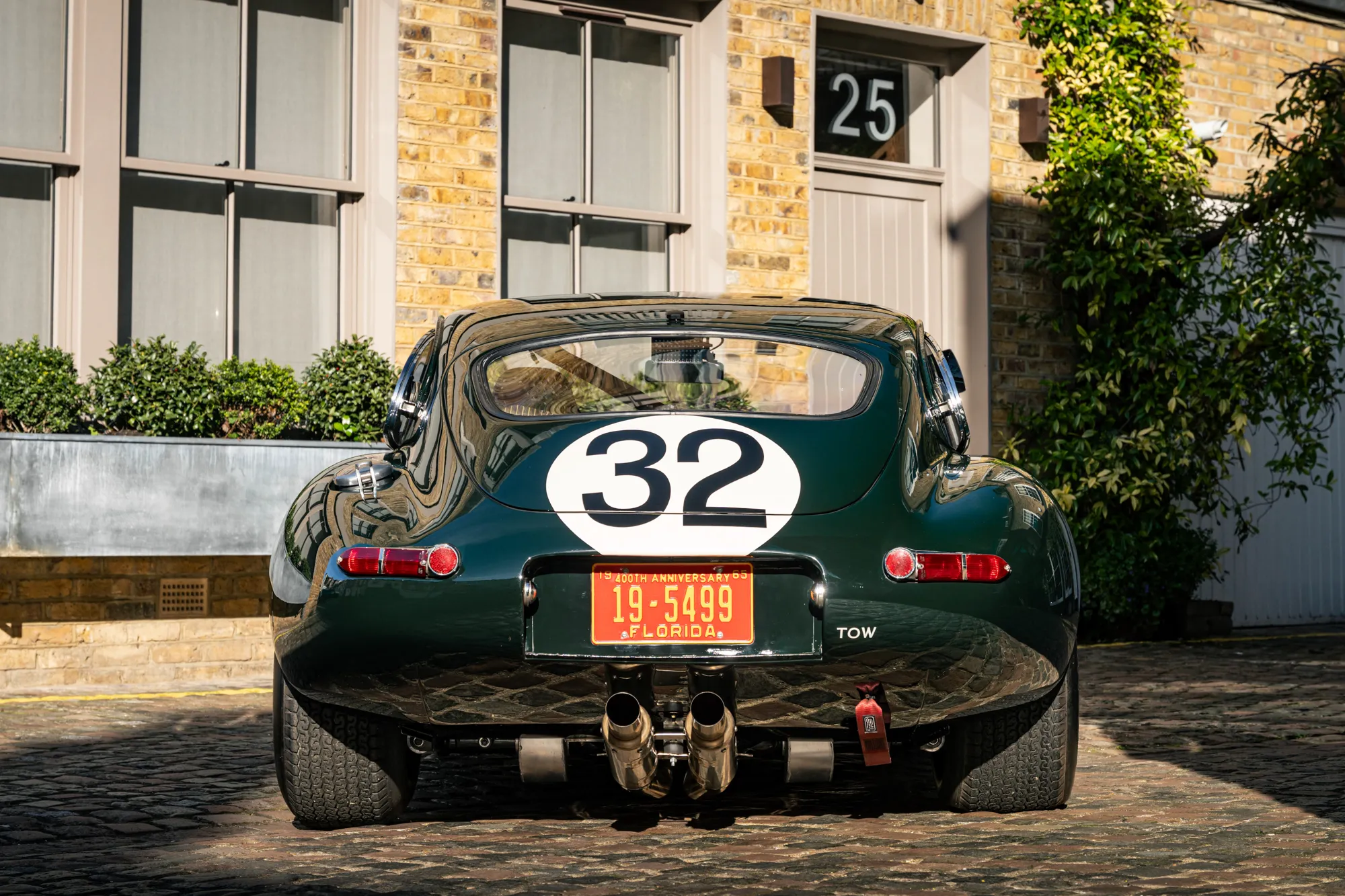 1961 Jaguar E-Type 4 5 1