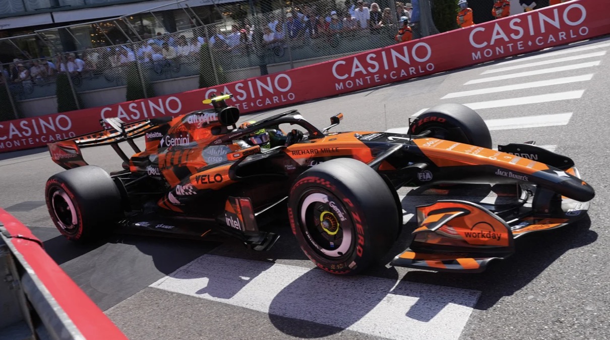 Lando Norris & Valentino Rossi At Festival Of Speed 3 Bildschirmfoto 2026 06 18 um 20.53.34