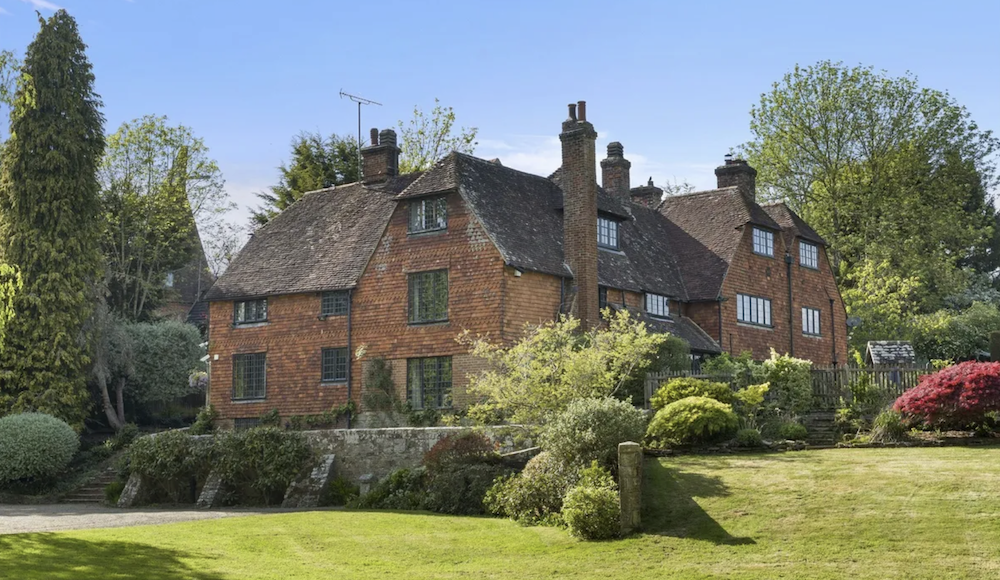 Former F1 Champion John Surtees’ Property For Sale 1 Bildschirmfoto 2026 06 22 um 14.38.25