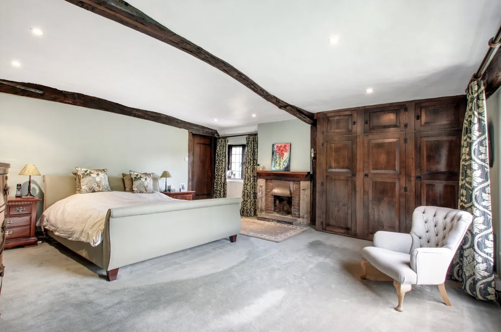 Former F1 Champion John Surtees’ Property For Sale 13 Bildschirmfoto 2026 06 22 um 14.38.55