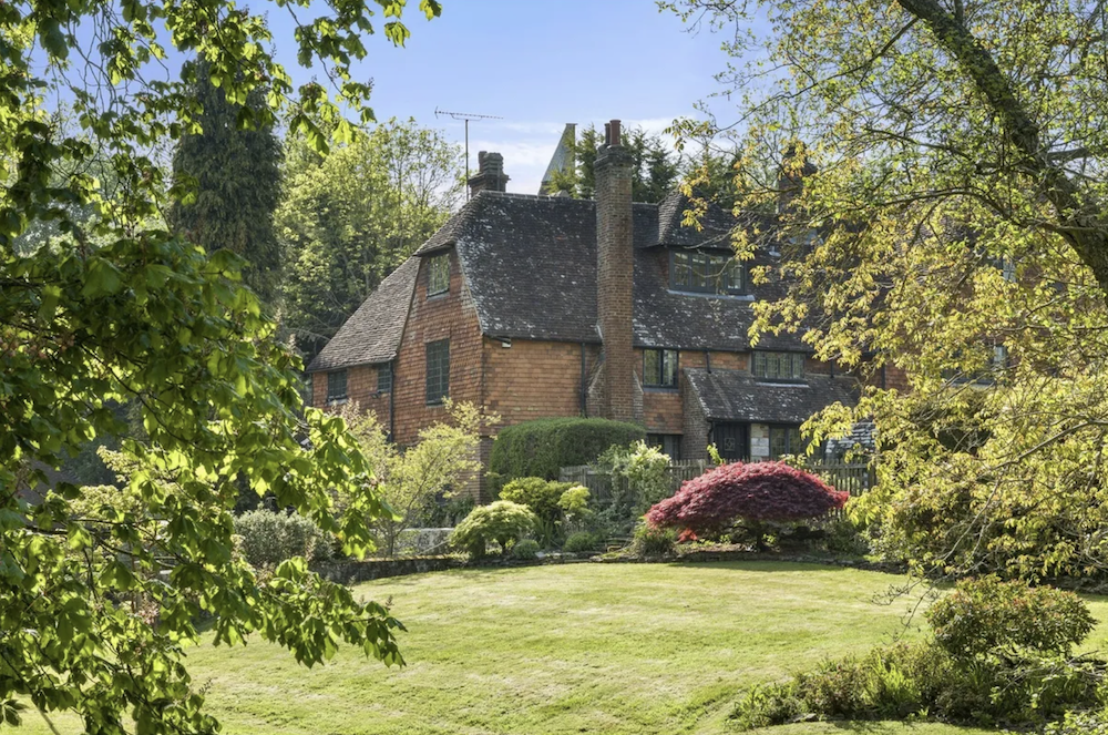 Former F1 Champion John Surtees’ Property For Sale 4 Bildschirmfoto 2026 06 22 um 14.39.23