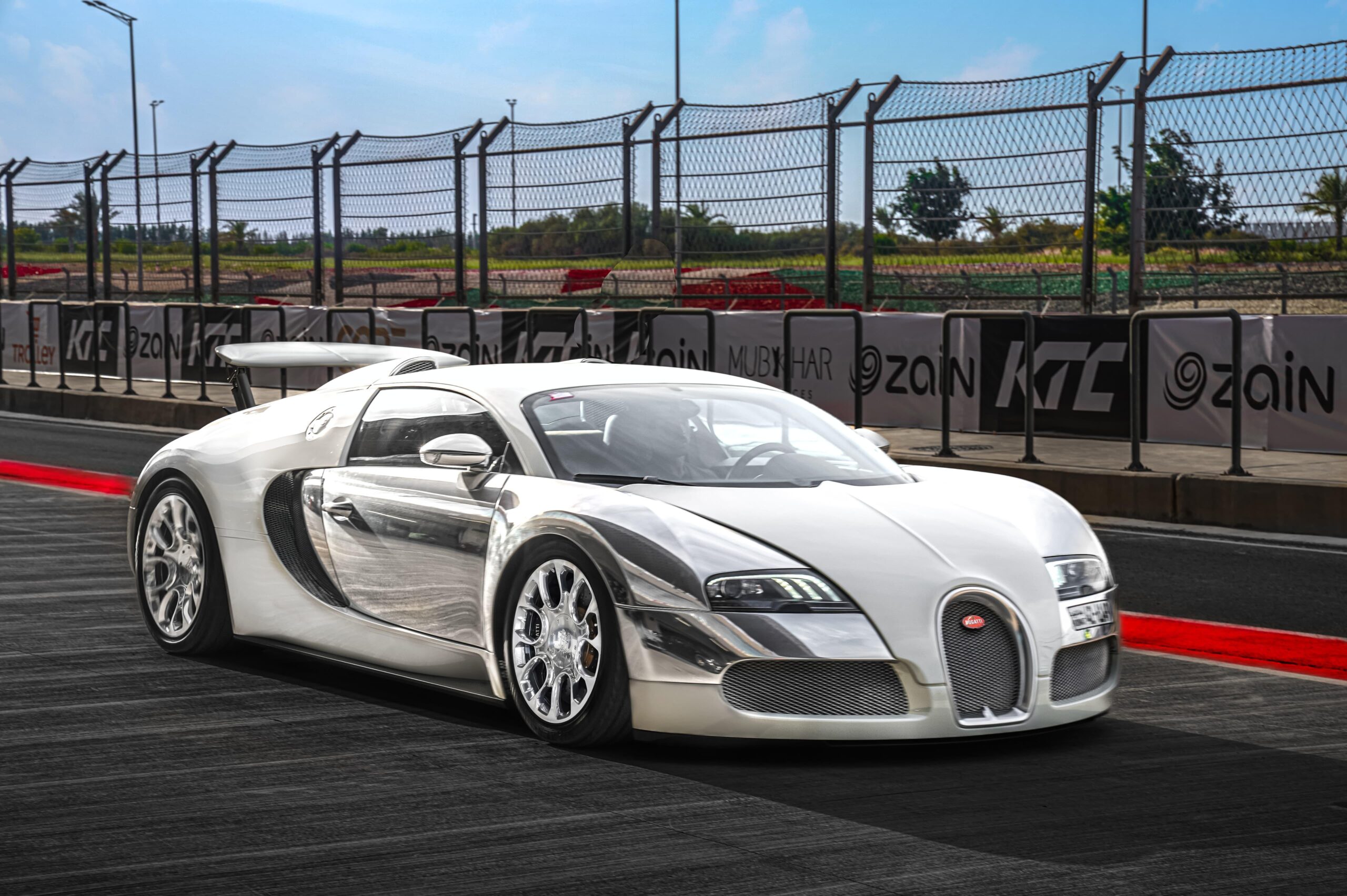 2008 Bugatti Veyron scaled