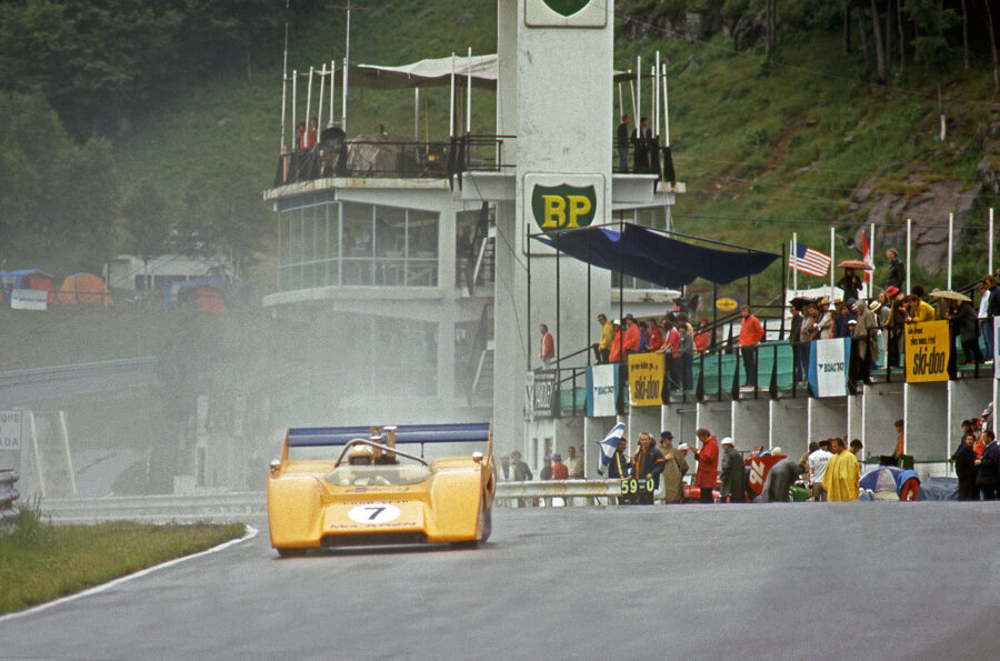 26-mt-1971-060-peter-revson-mclaren-m8f_coated-3