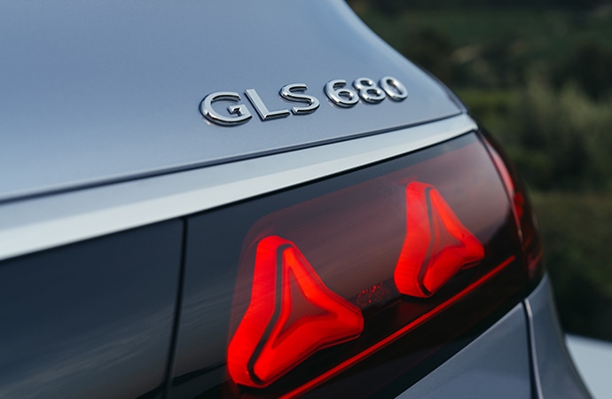 8 5