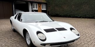 Salon Privé Announces All White Car Display
