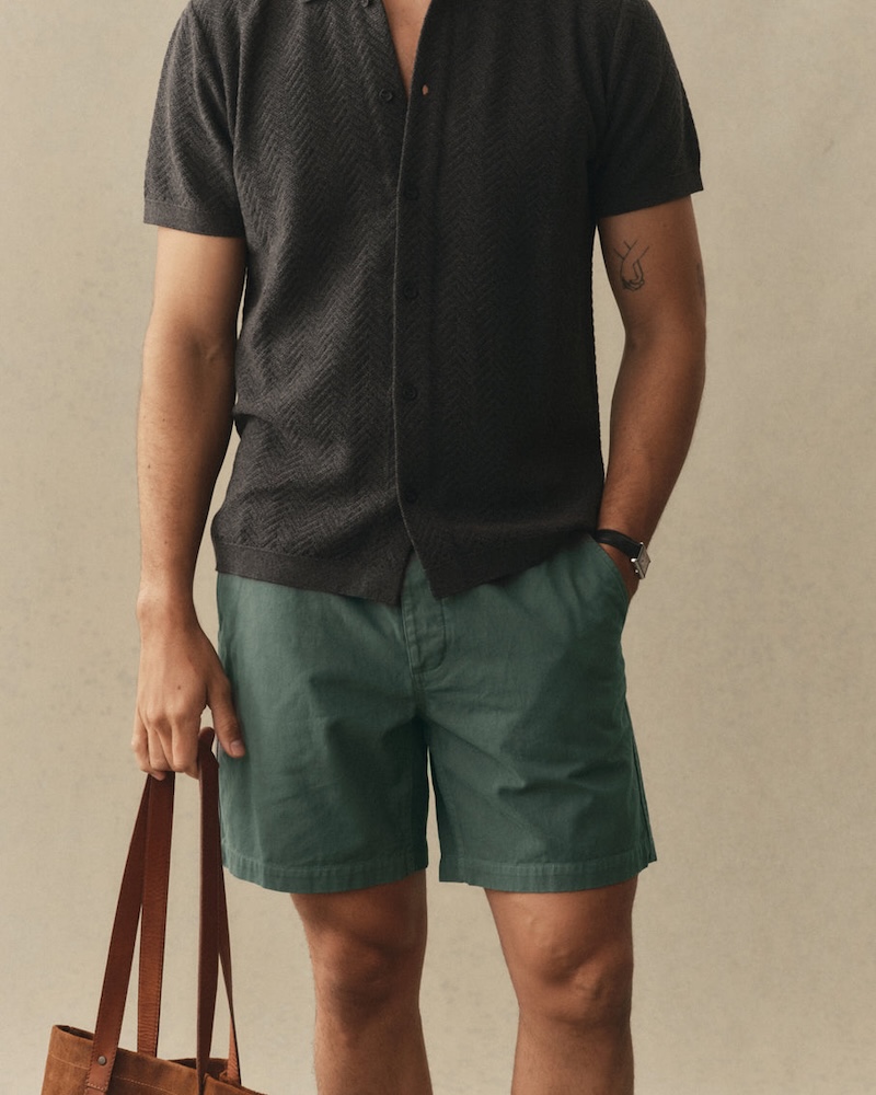 The Après Short By Taylor Stitch 2 instock m q126 The Apres Short OrganicDeepSeaFoundationTwill portrait 002