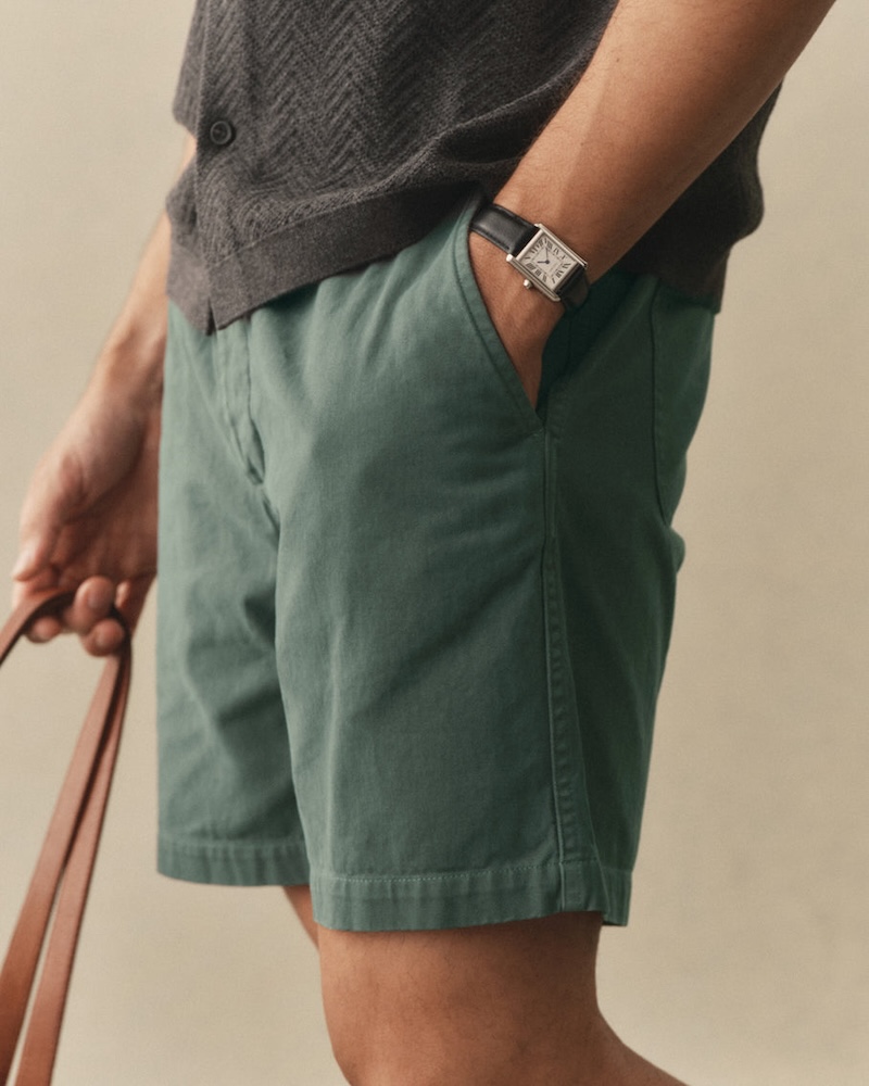 The Après Short By Taylor Stitch 3 instock m q126 The Apres Short OrganicDeepSeaFoundationTwill portrait 003