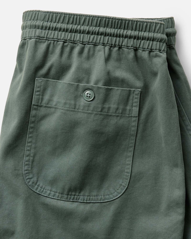 The Après Short By Taylor Stitch 6 instock m q126 The Apres Short OrganicDeepSeaFoundationTwill portrait 005