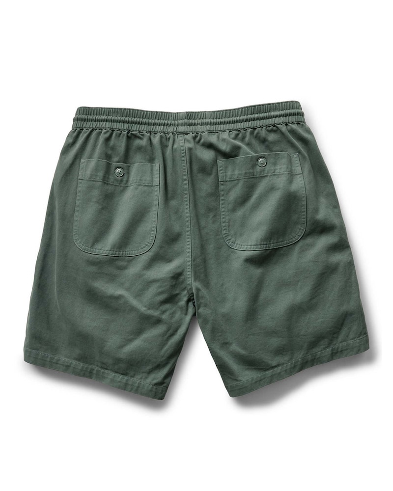 The Après Short By Taylor Stitch 9 instock m q126 The Apres Short OrganicDeepSeaFoundationTwill portrait 008