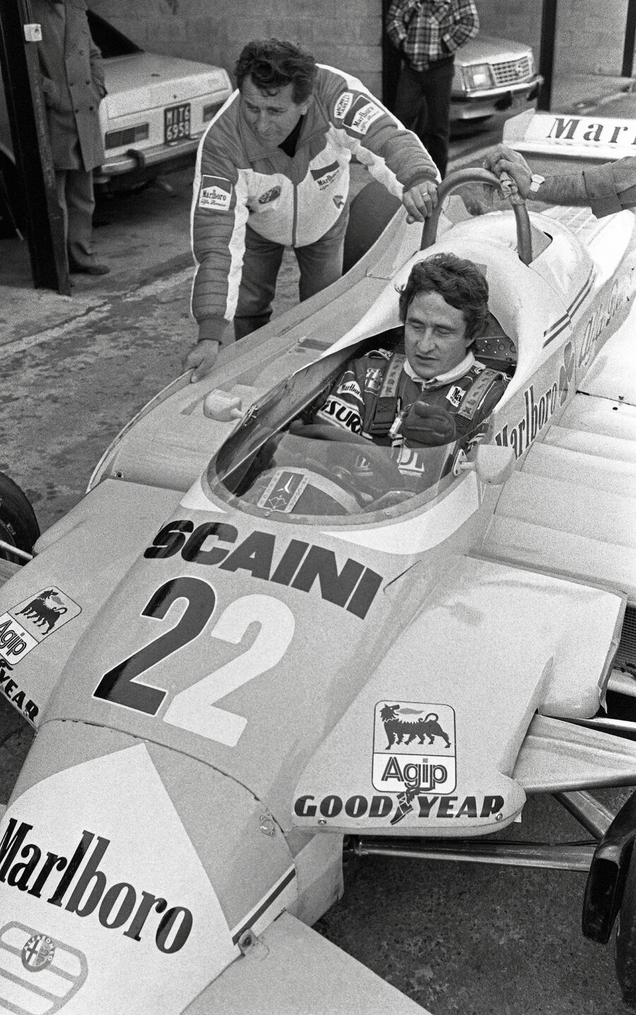11-ng-1980-010-patrick-depailler-alfa-romeo-179-cockpit_coated-4
