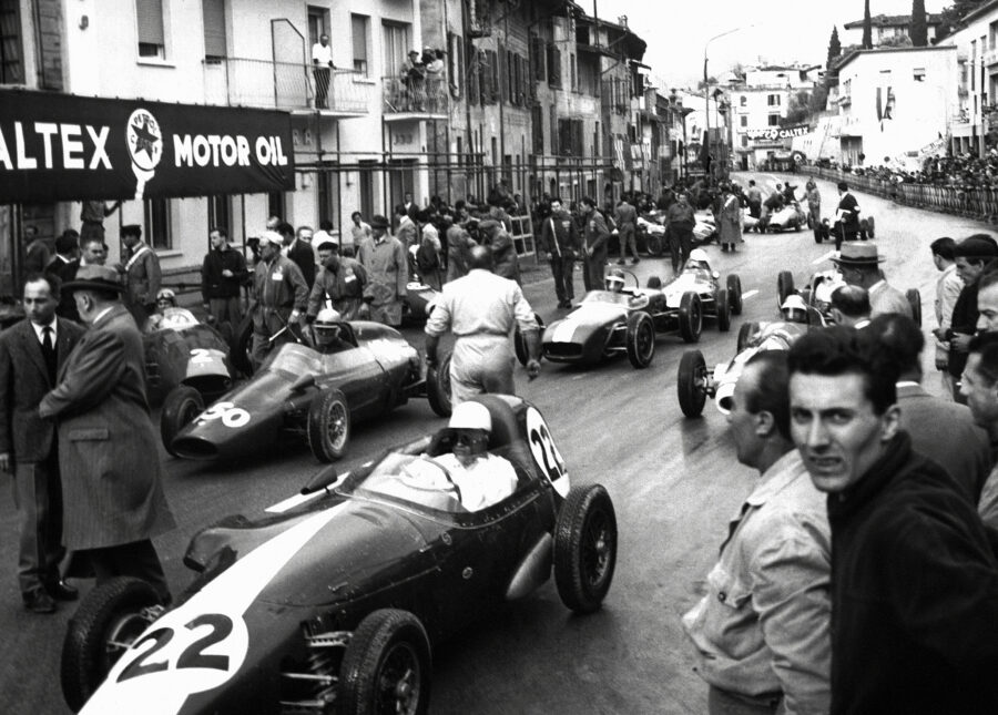 47-gd-1961-028-norberto-bagnalasta-wainer-fiat-leandro-terra-osca-fiat-via-brunati-18er-im-zentrum-gefolgt-vom-lola-mit-roger-zehr-ebenfalls-ecurie-hoba_coated-3