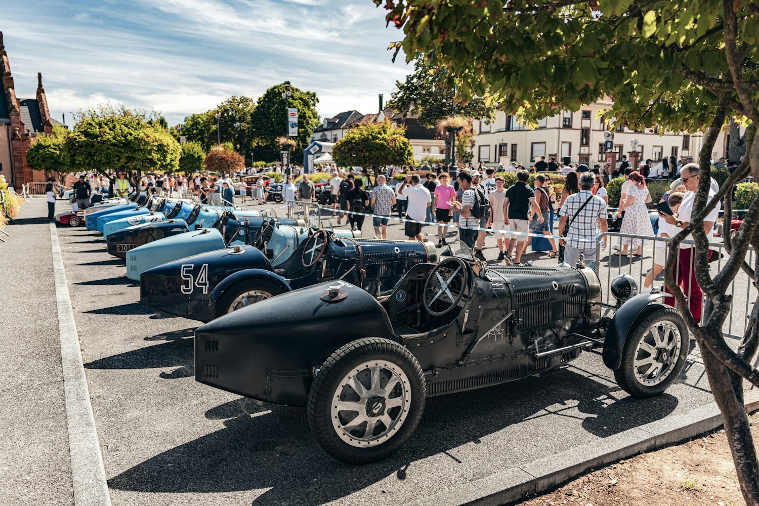 15 BUGATTI Molsheim Festival