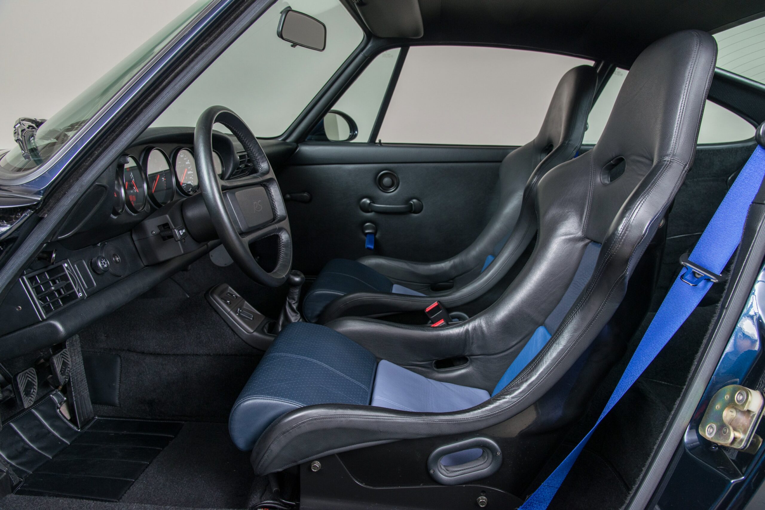 1992 Porsche 911 Carrera RS 6 16 scaled