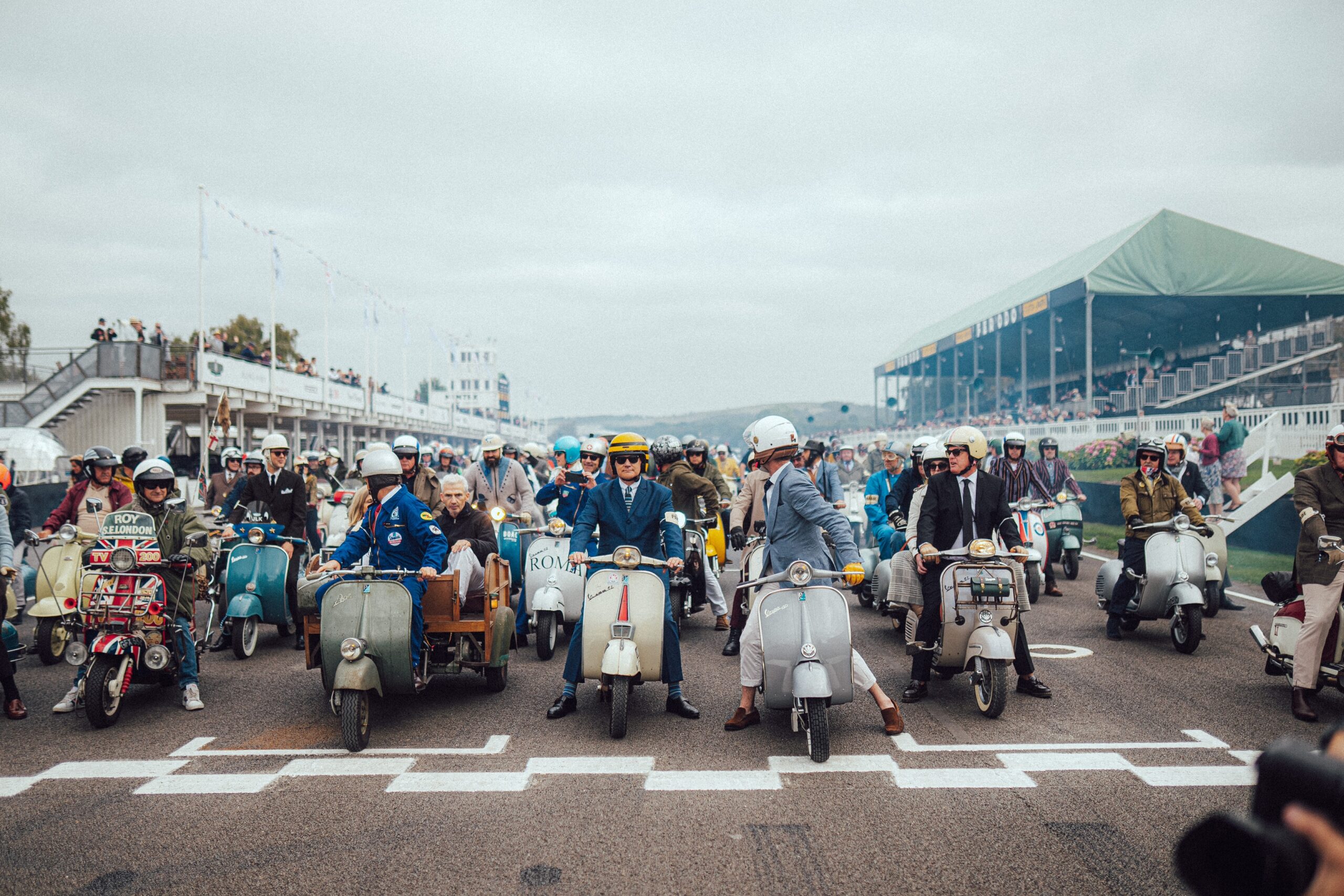 On track action at the 2026 Goodwood Revival. Ph. by Tom Baigent. 1 scaled
