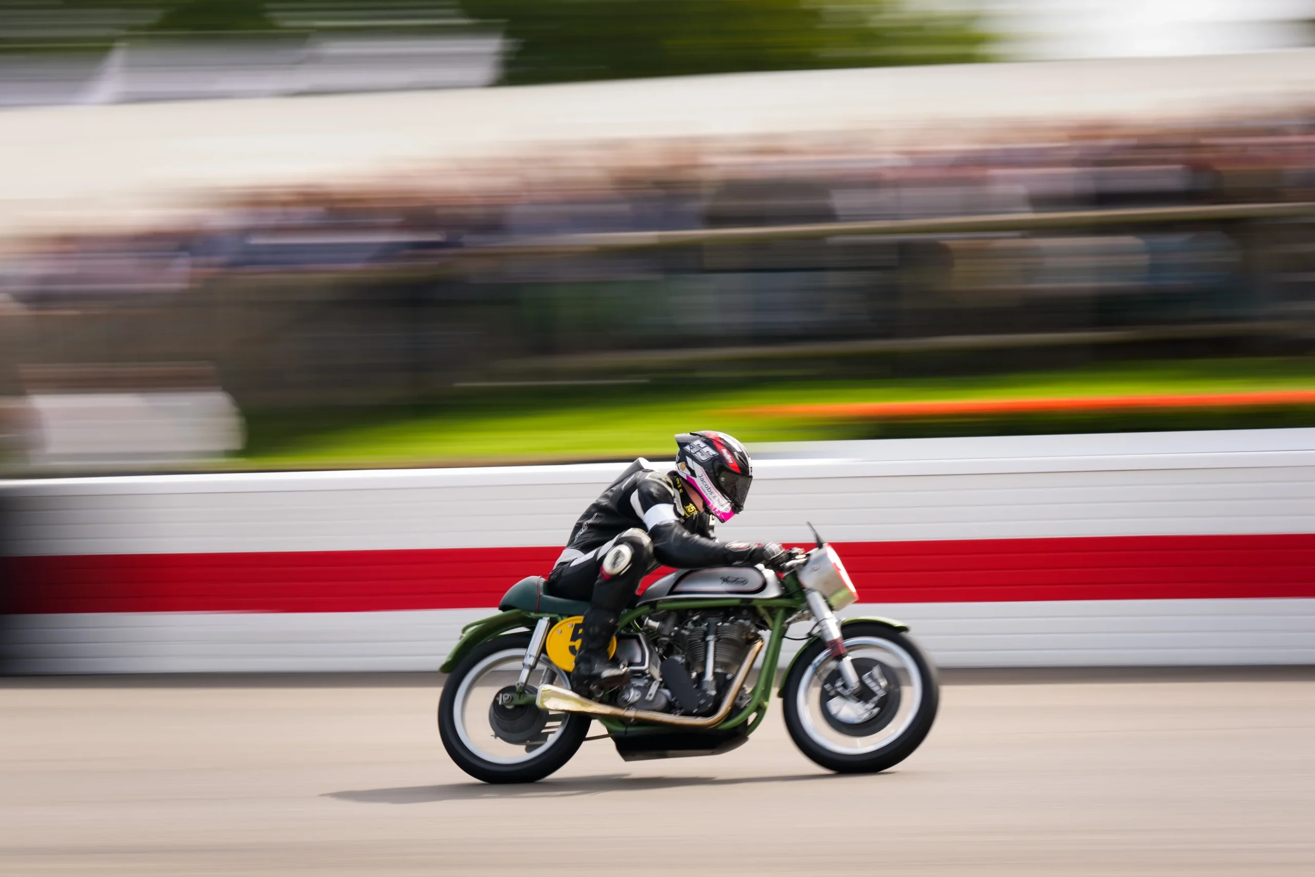 On track action at the 2026 Goodwood Revival. Ph. by Nick Dungan. 3.jpg scaled