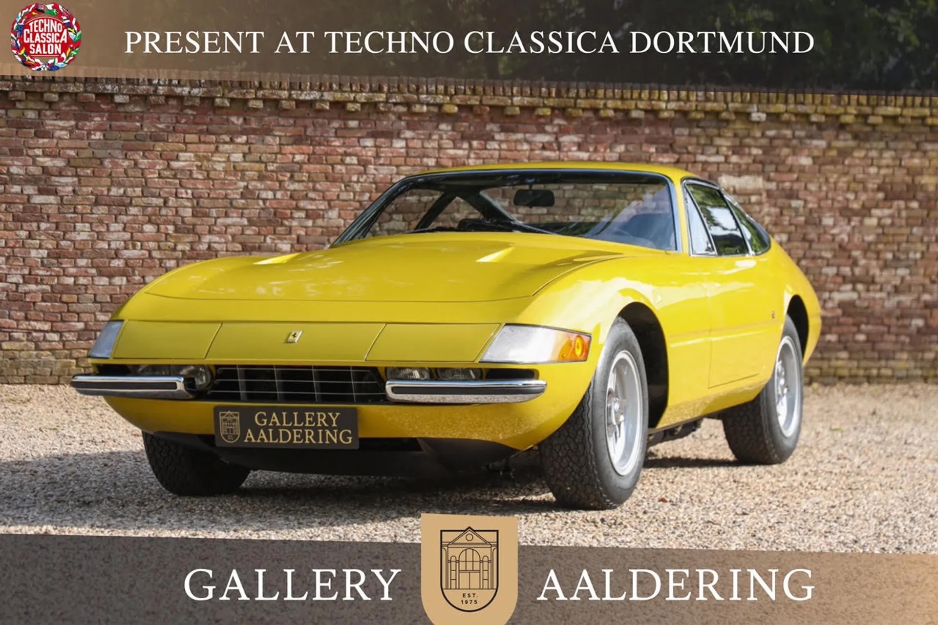 ferrari 365 gtb 4 daytona left the factory in giallo senape 1971.jpg Kopie