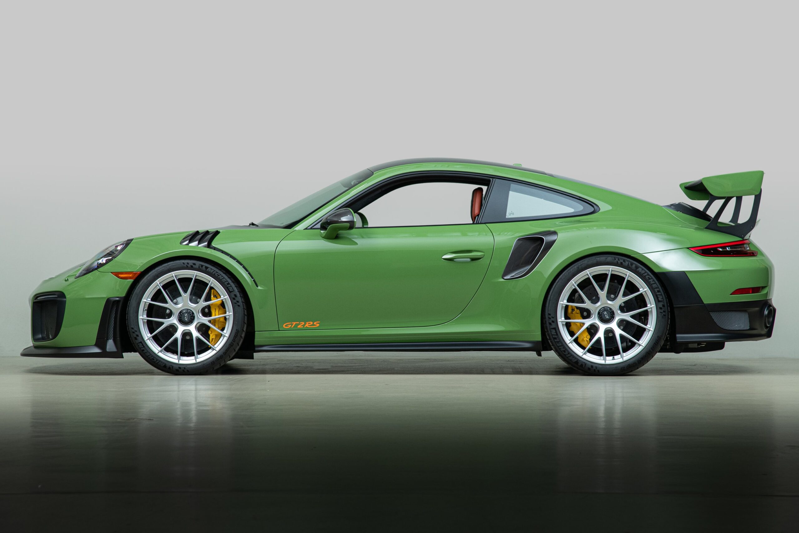 2019 Porsche 911 GT2 RS 3 2 4 scaled